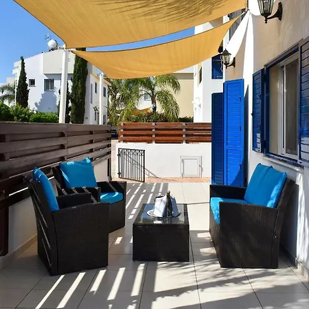 Charlotte Πρωταράς