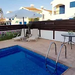 Charlotte Villa